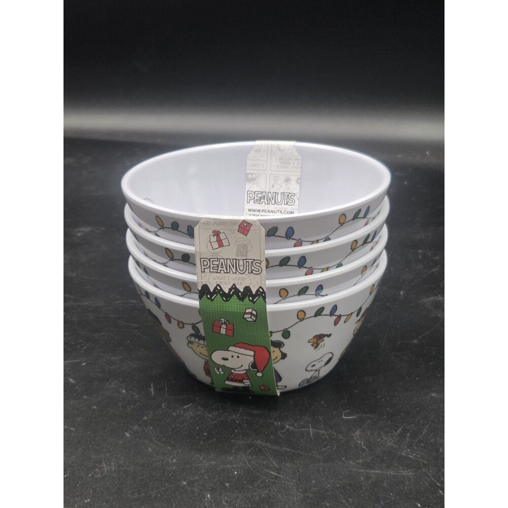 Peanuts Christmas Lights Snoopy & The Gang Set of 4 Melamine Cereal Snack Bowls